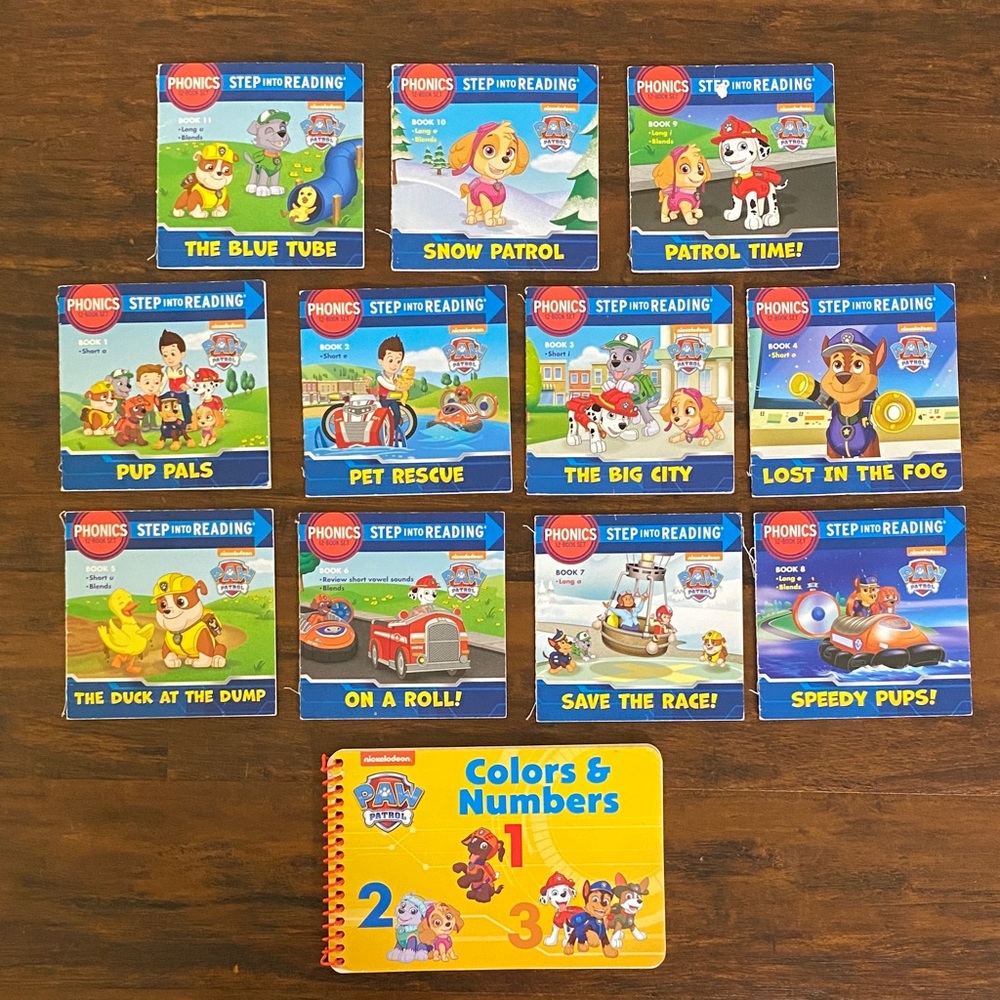 12 Books: PAW Patrol Colors & Numbers & Paw Patrol Step into Reading Set